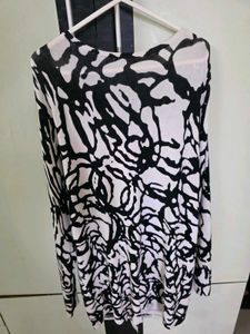 Stylish Black &amp; White Knit Cardigan