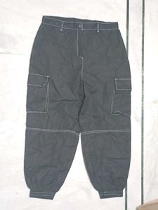 women's Black Cargo pants