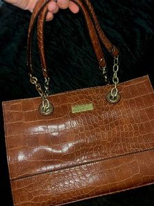 Stylish Croc-Embossed Handbag