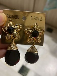 Black Golden Flower Earrings Hanging Blac Stone