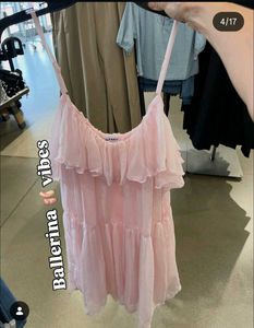 🧼bubble gum Pink Ruffled Cami Top🌸✨🌷