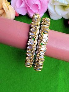 Exquisite Kundan Bangles Set