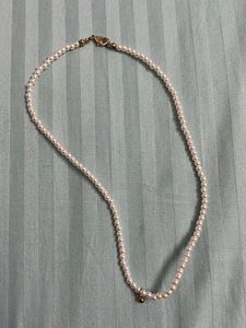 Delicate Faux Pearl Necklace