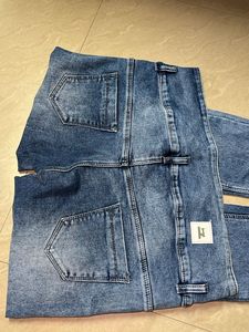 HIGH WAIST BLUE JEANS WITH TRENDY MODEL