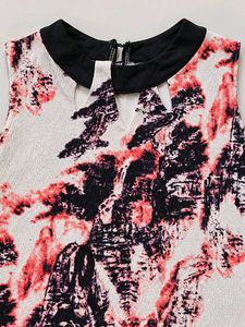 Stylish Abstract Print Sleeveless Top