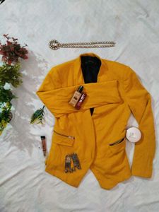 Chic Yellow Blazer with Zipper Accents