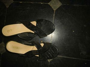 Korean Stappy Black Wedges