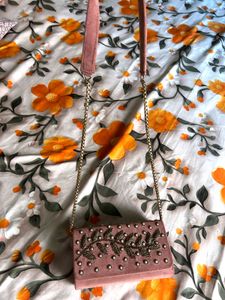 🌺Mochi embellished dusty Pink sling Bag🌺