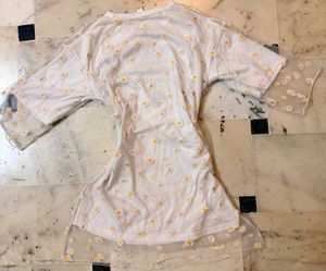 Daisy Print Mesh Sleeve T-Shirt