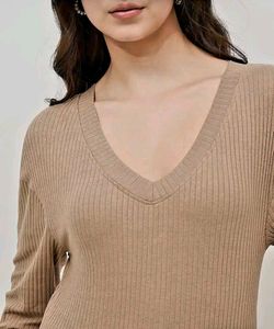 Ribbed V-Neck Long Sleeve Top