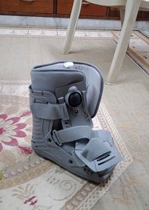 Ankle Repairing Shoe For Hairline Fractures