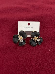 Elegant Black Flower Earrings