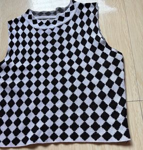 Chic Black &amp; White Patterned Top