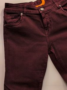 Sizzling Burgundy 3/4th capri Denim Jeans
