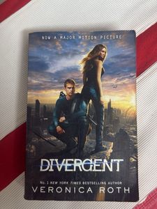 Divergent by Veronica Roth