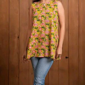 Floral Print Sleeveless Top
