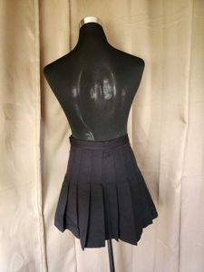 Classic Black Pleated Mini Skirt