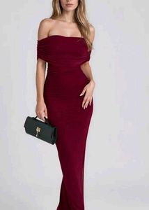 Elegant Off-Shoulder Burgundy Maxi Dress