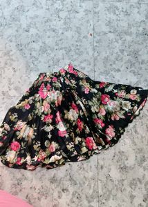 Floral Print Pleated Skirt