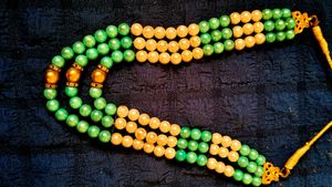 Beaded Green &amp; Gold Necklace