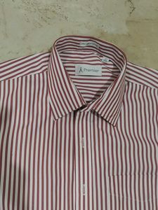 Red Stripes In White Colour Short-Sleeve Shirt