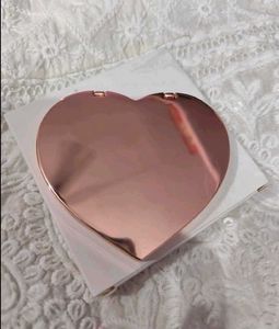 Charlotte Tilbury Heart Mirror