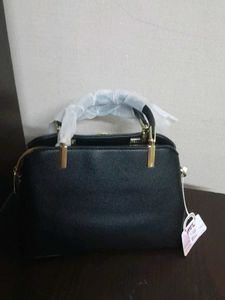Chic Black Crossbody Bag with Detachable Pouch