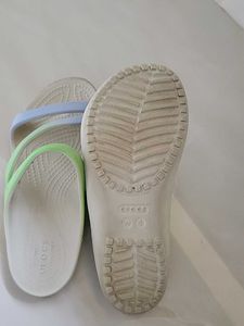 price drop! Crocs kids Flip Flops