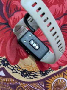 Honor fitness band new condition