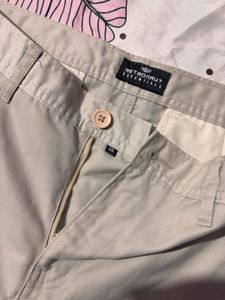 MetroNaut Essentials Khaki shorts