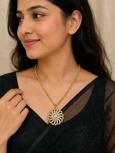 Sparkling Pendant Necklace