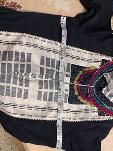 Beautiful unique looking W kurta like new