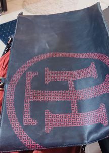 Tommy Hilfiger Black Shoulder Bag