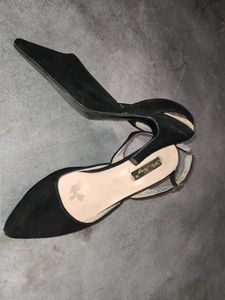 Black Pointed-Toe Slingback Kitten Heels