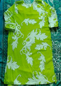 Vibrant Green Kurta set with Leaf Print