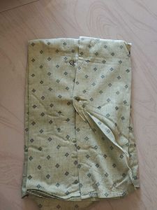 Men's Patterned Button-Up Shirt