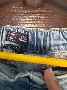 Light Wash Cropped Wide Leg Jeans