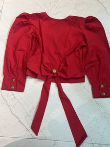 women’s red top