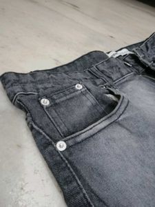 Stylish Baggy Jeans (Size 32)