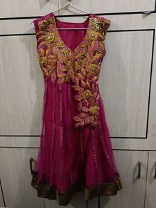 Gorgeous Pink &amp; Gold Embellished Kurta Set