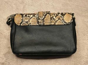 Chic Snake Print Crossbody Bag