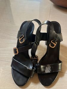 Chic Black Platform Heels