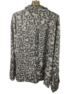 Stylish Leopard Print Button-Up Shirt