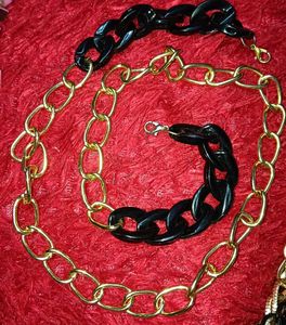 SET OF 2 NECKPIECE AND A MASK CHAIN