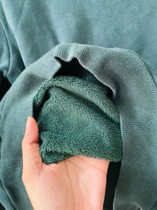 GREEN SWEATSHIRT 💚