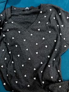 Cute Heart Print V-Neck T-Shirt 🖤🩶