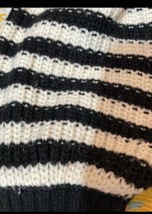 Striped Knit Sweater (free Gift Of Neckpieces)