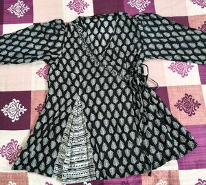 Stylish Black & White Leaf Print Kurta