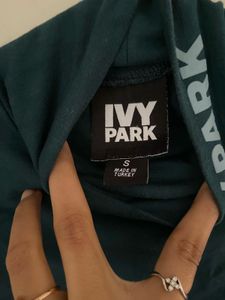 Beyonce ‘s Ivy Park Workout Tee