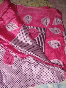 Beautiful Pink Leaf Print Saree